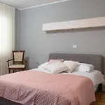 Donatella * Pjescana Uvala
