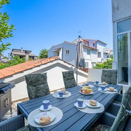 Donatella Apartament Pjescana Uvala